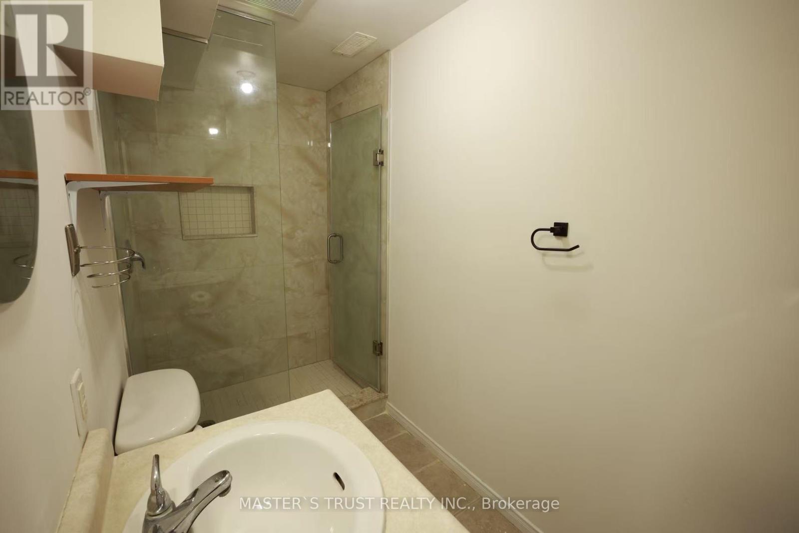5 THORNBERRY COURT - 16
