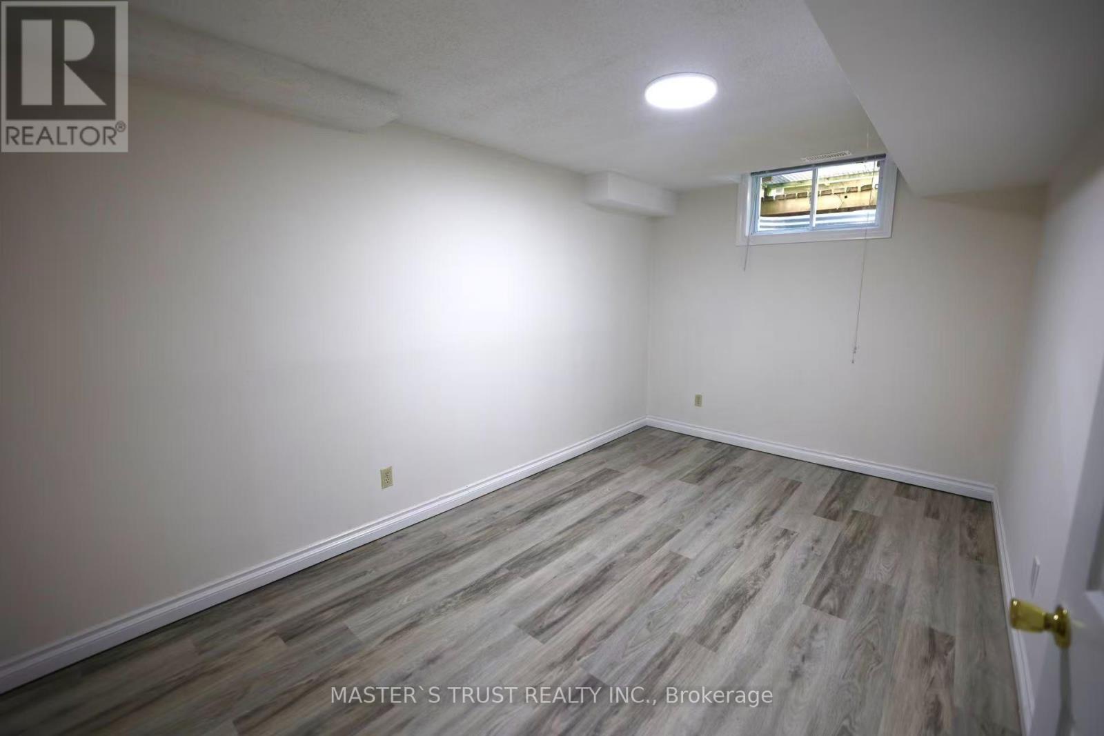 5 THORNBERRY COURT - 19
