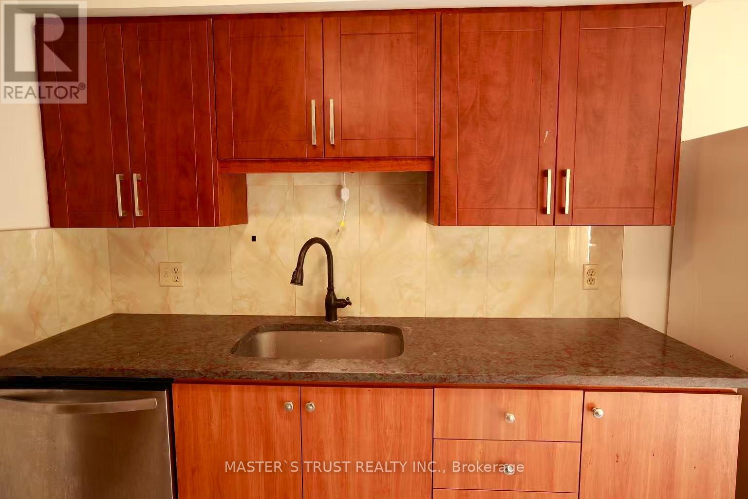 5 THORNBERRY COURT - 5