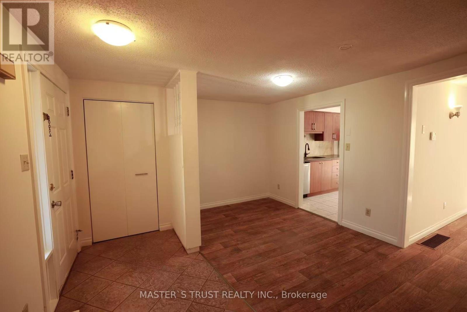 5 THORNBERRY COURT - 7