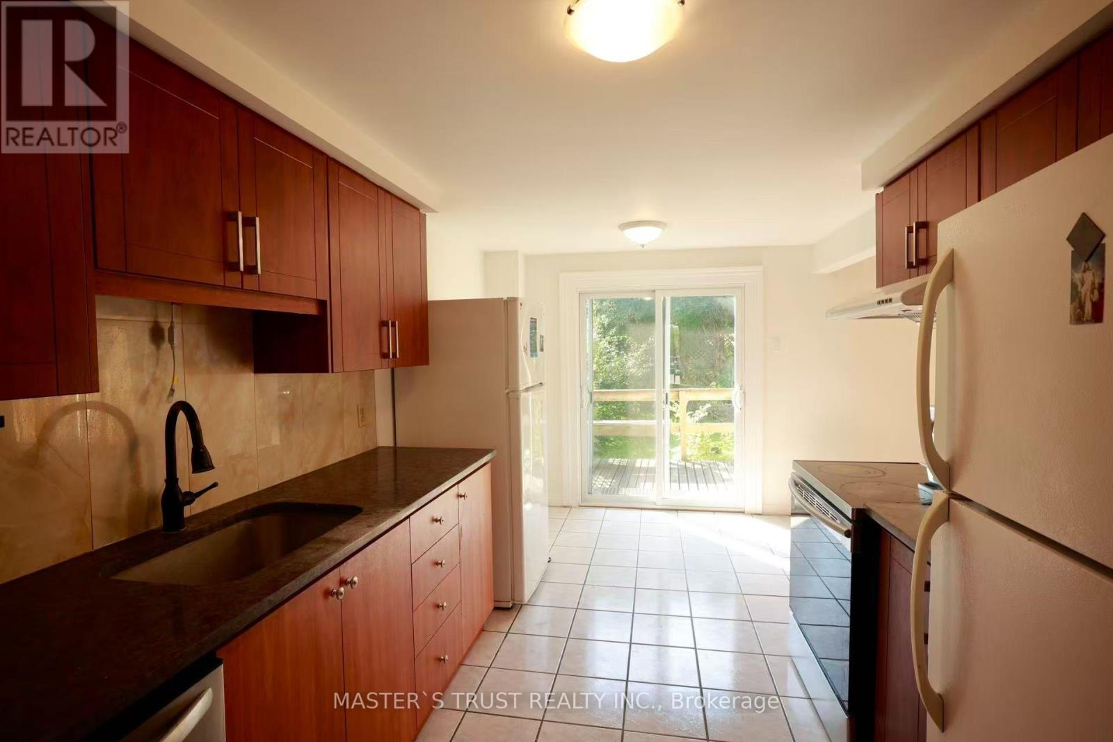 5 THORNBERRY COURT - 8