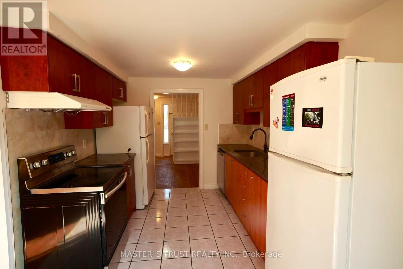 5 THORNBERRY COURT - 9