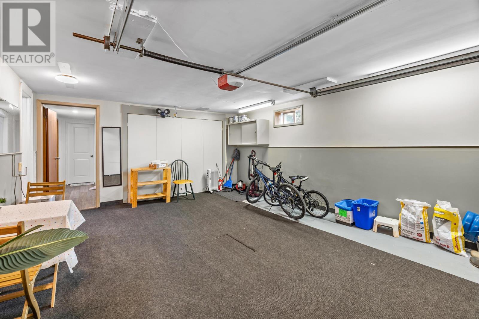 21 KIRKWOOD Drive - 32