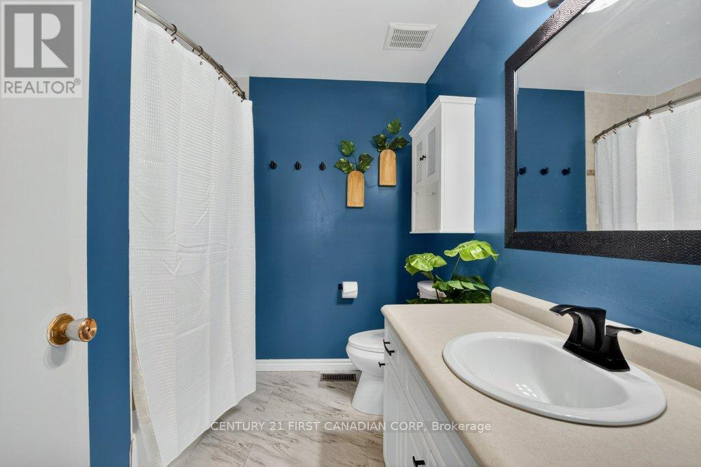 108 LAWRENCE AVENUE - 20