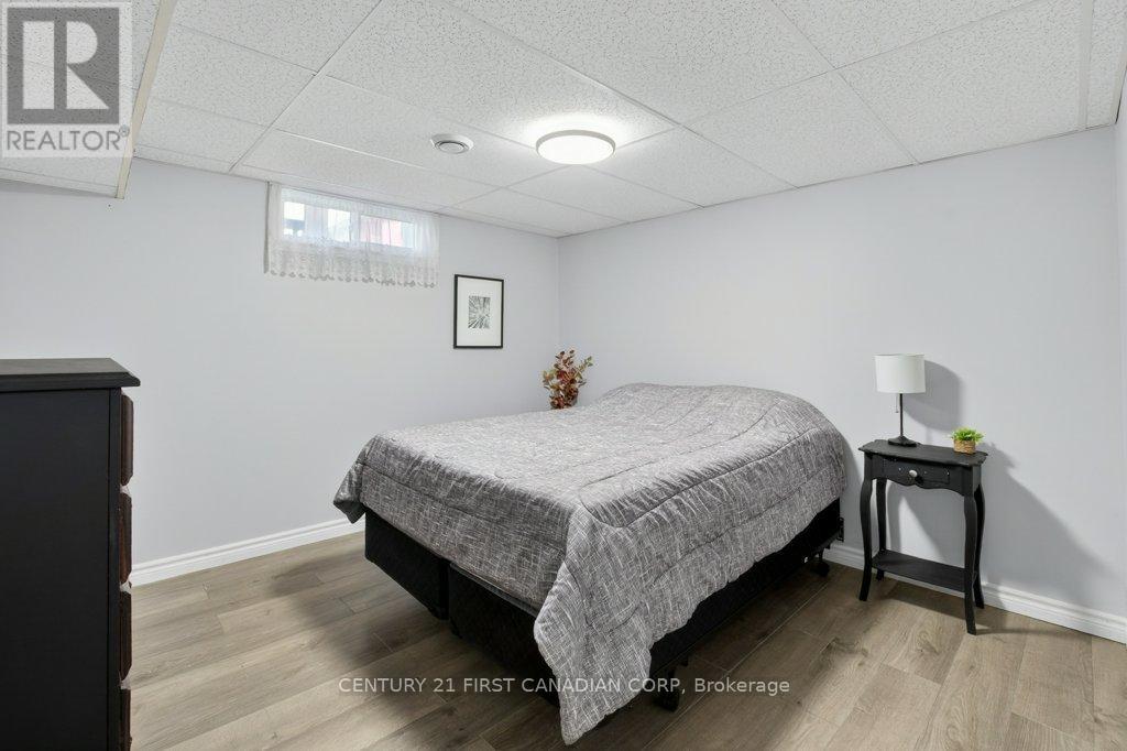 108 LAWRENCE AVENUE - 29