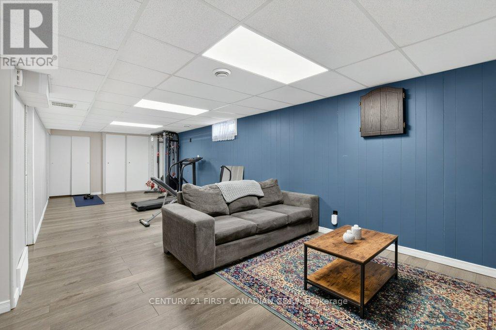 108 LAWRENCE AVENUE - 27