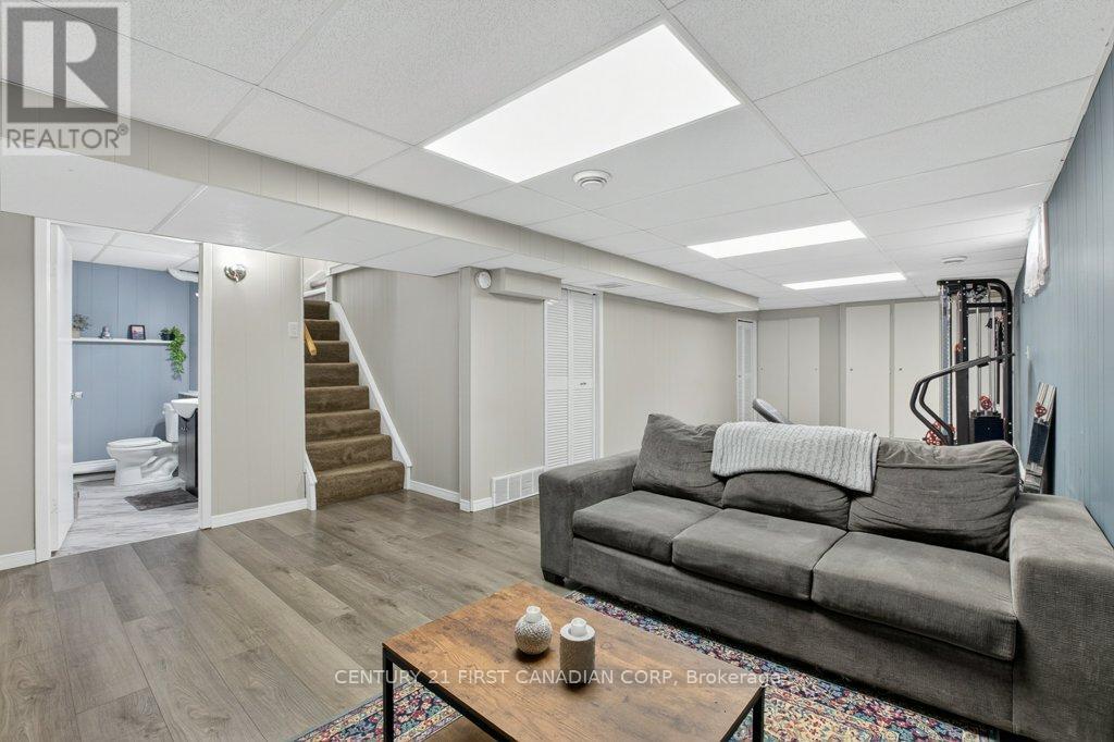 108 LAWRENCE AVENUE - 26
