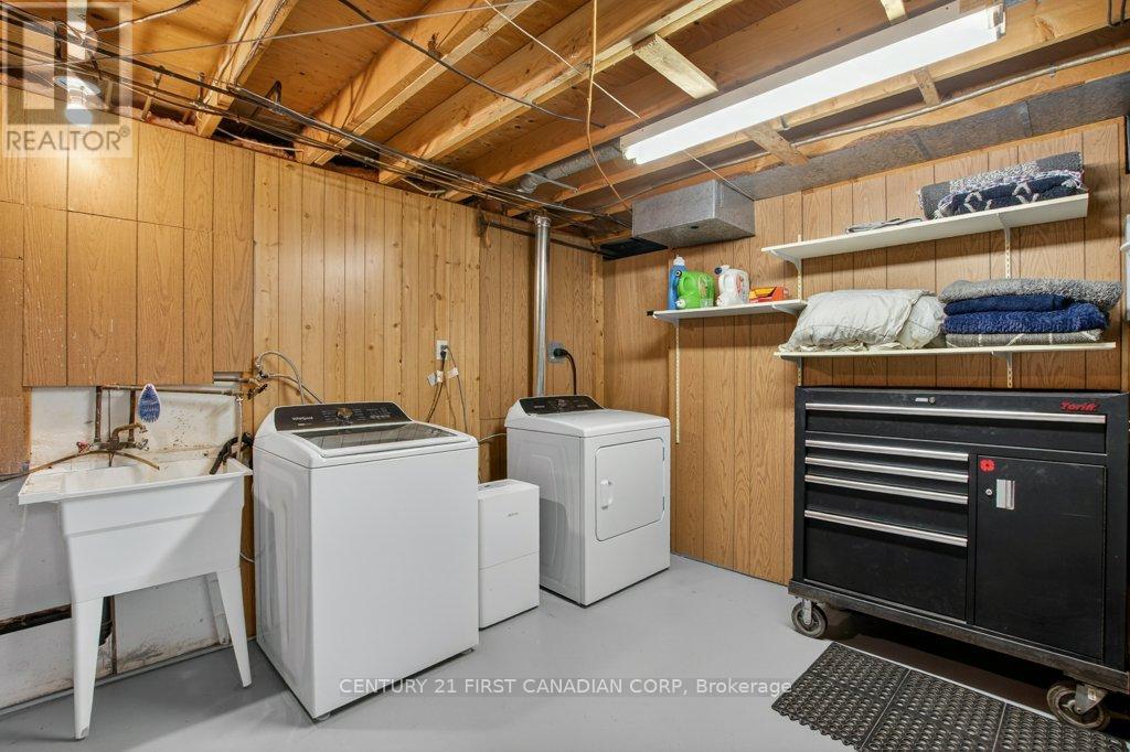 108 LAWRENCE AVENUE - 35
