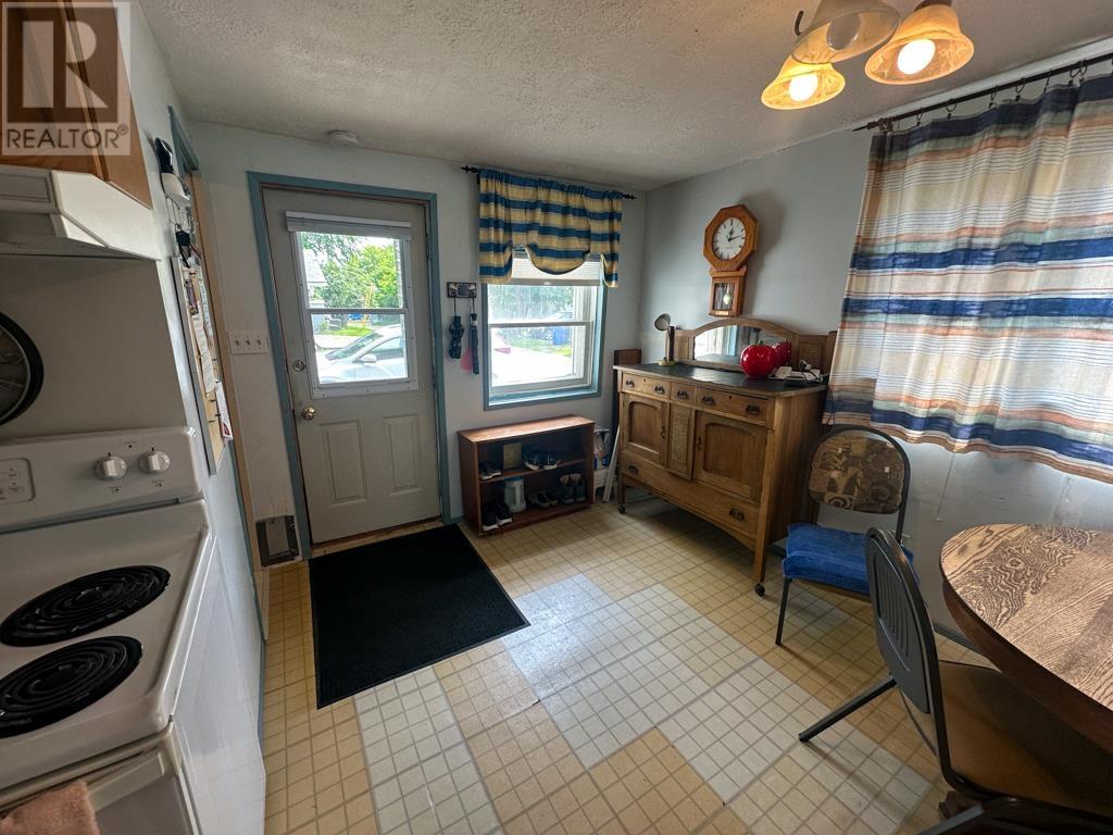 115 Eighth AVE S - 8