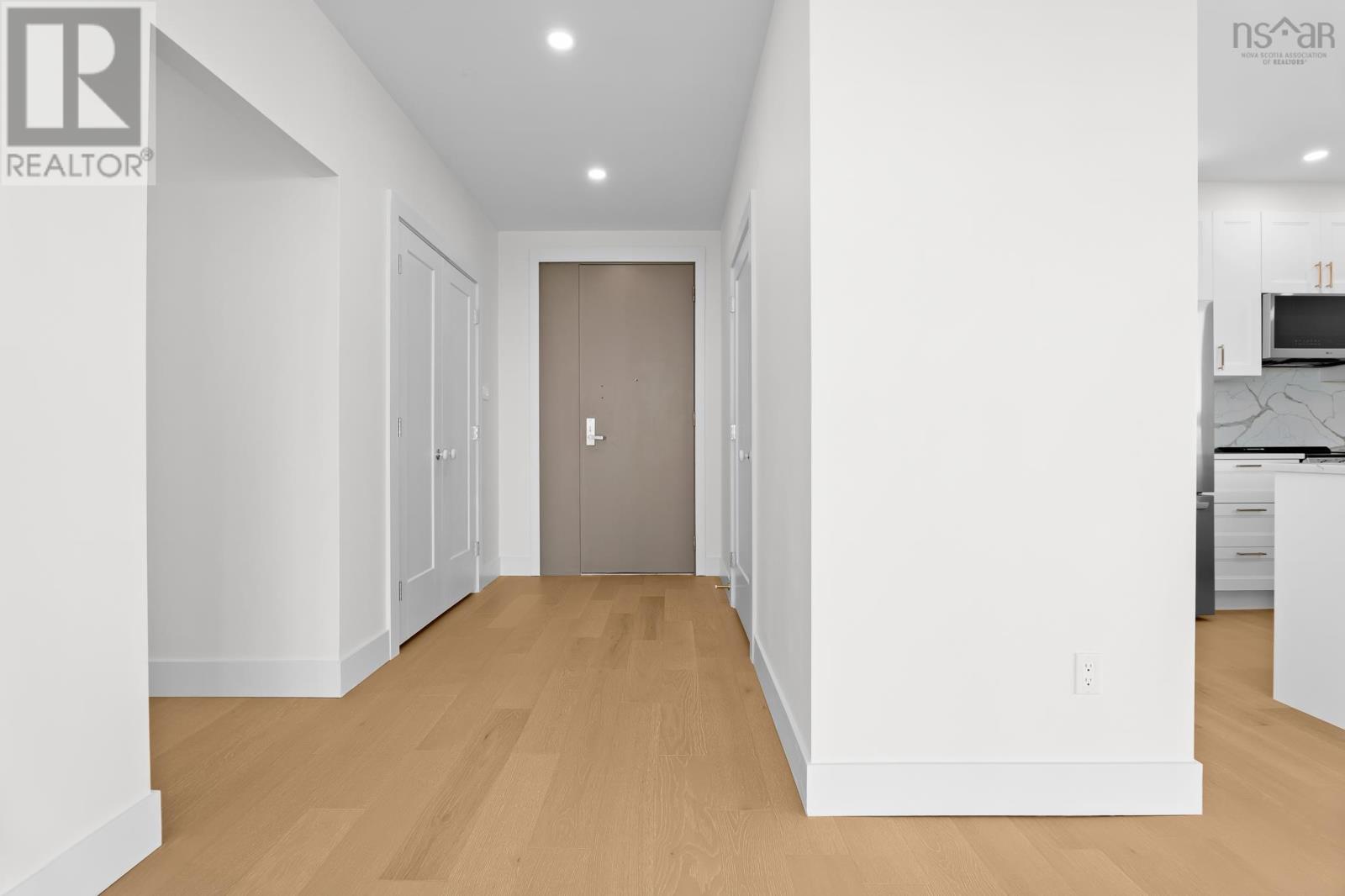 #702 6095 Coburg Road - 7