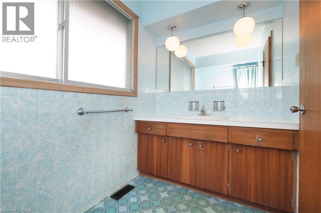 401 FOREST HILL Drive - Image 33
