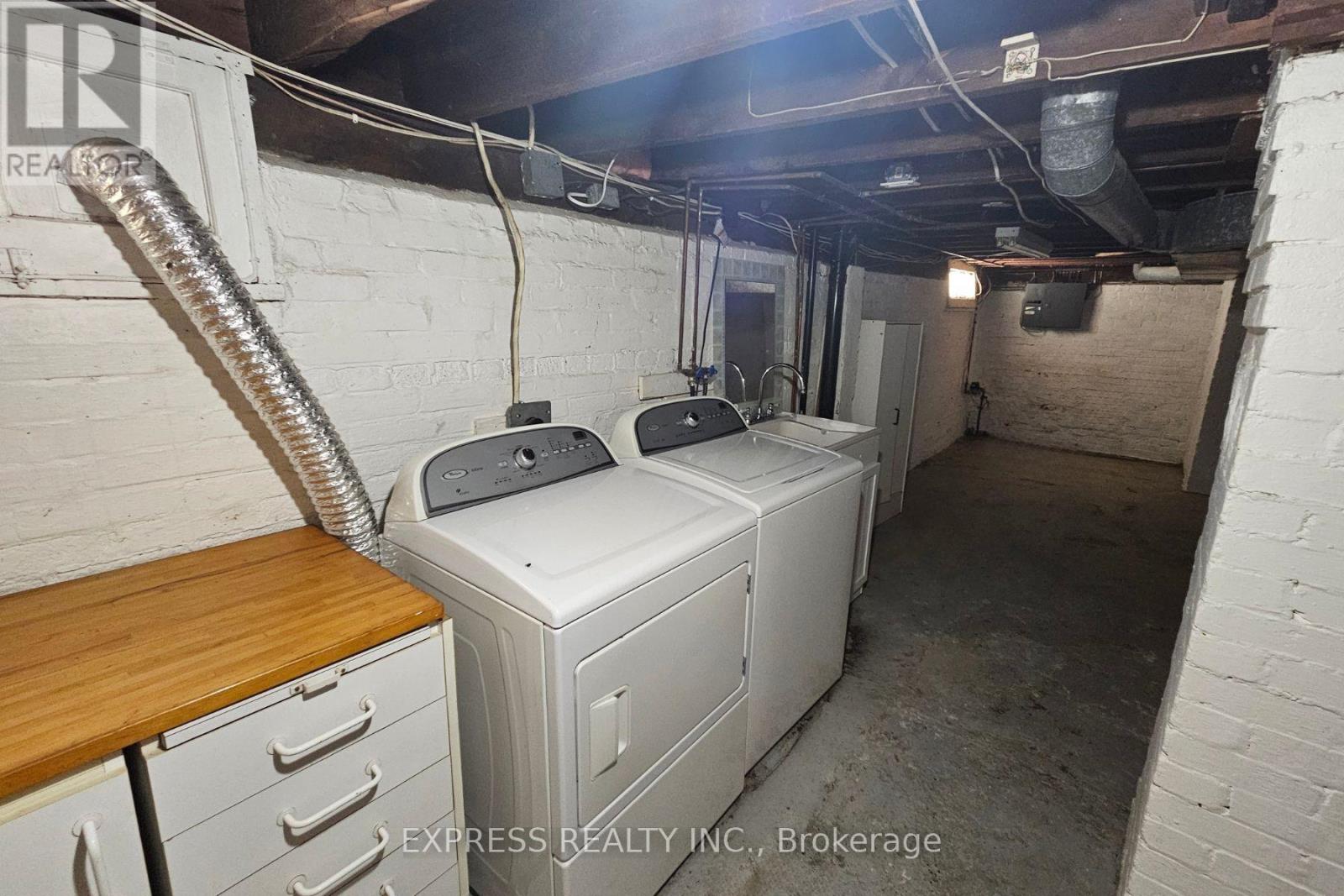 9 BRYANT AVENUE - 31