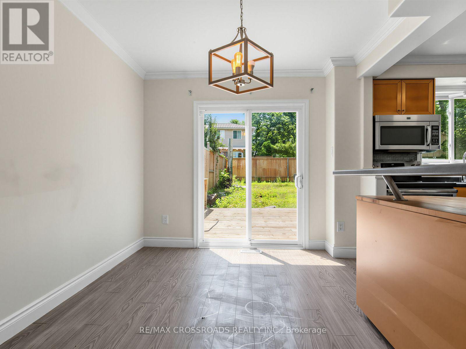59 CHAUCER CRESCENT - 10