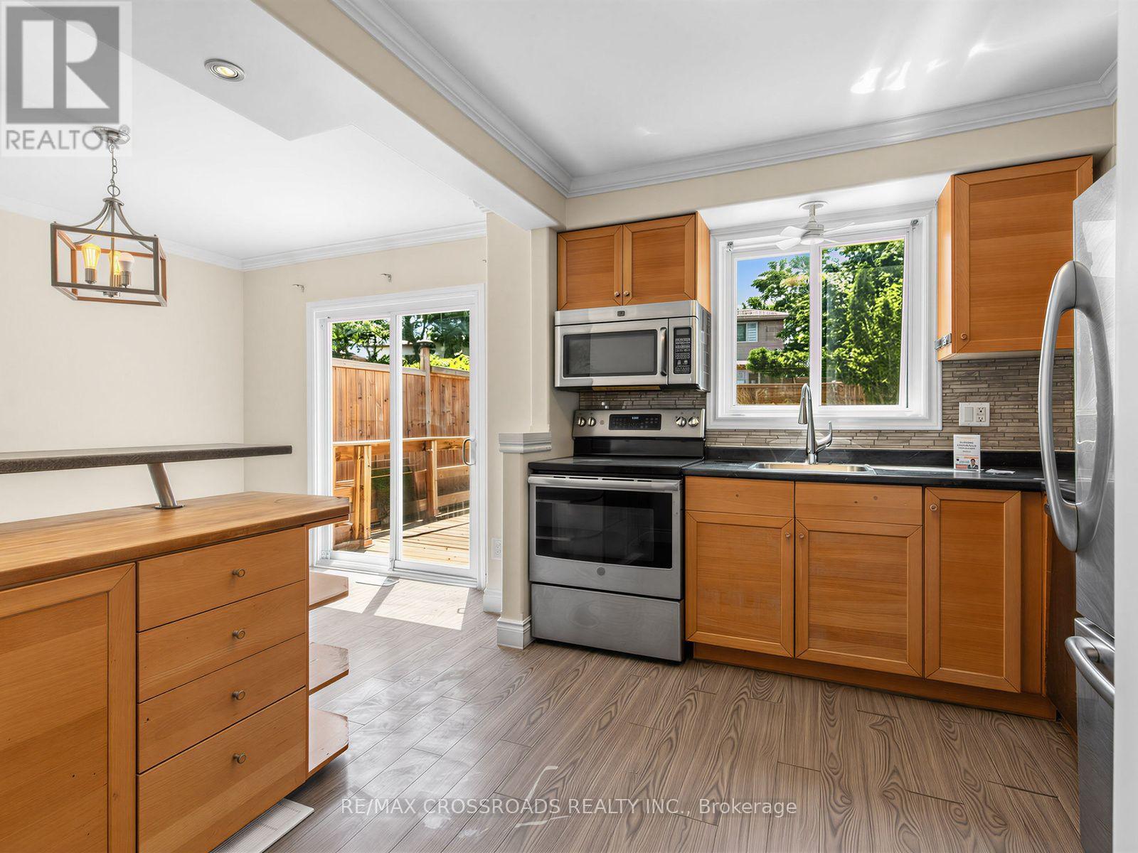 59 CHAUCER CRESCENT - 14