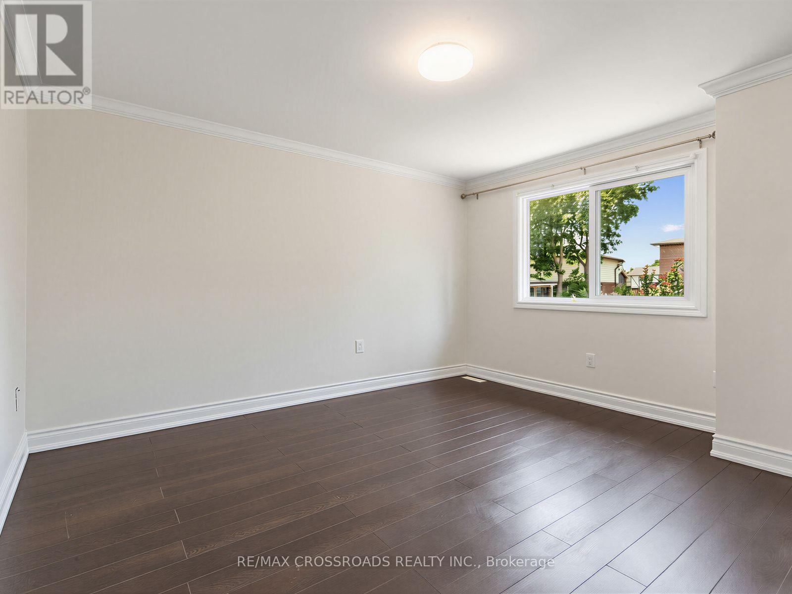 59 CHAUCER CRESCENT - 16