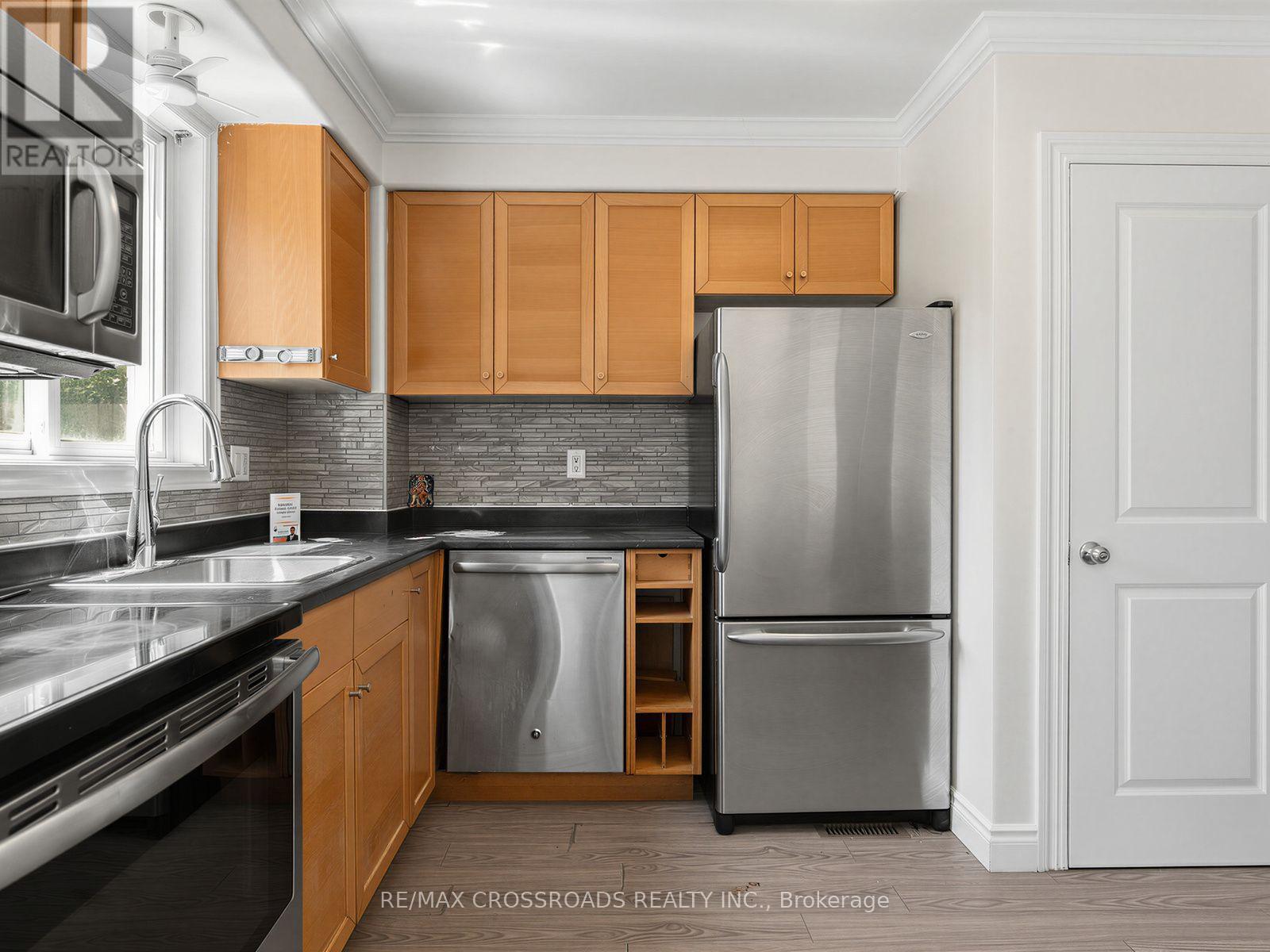 59 CHAUCER CRESCENT - 12