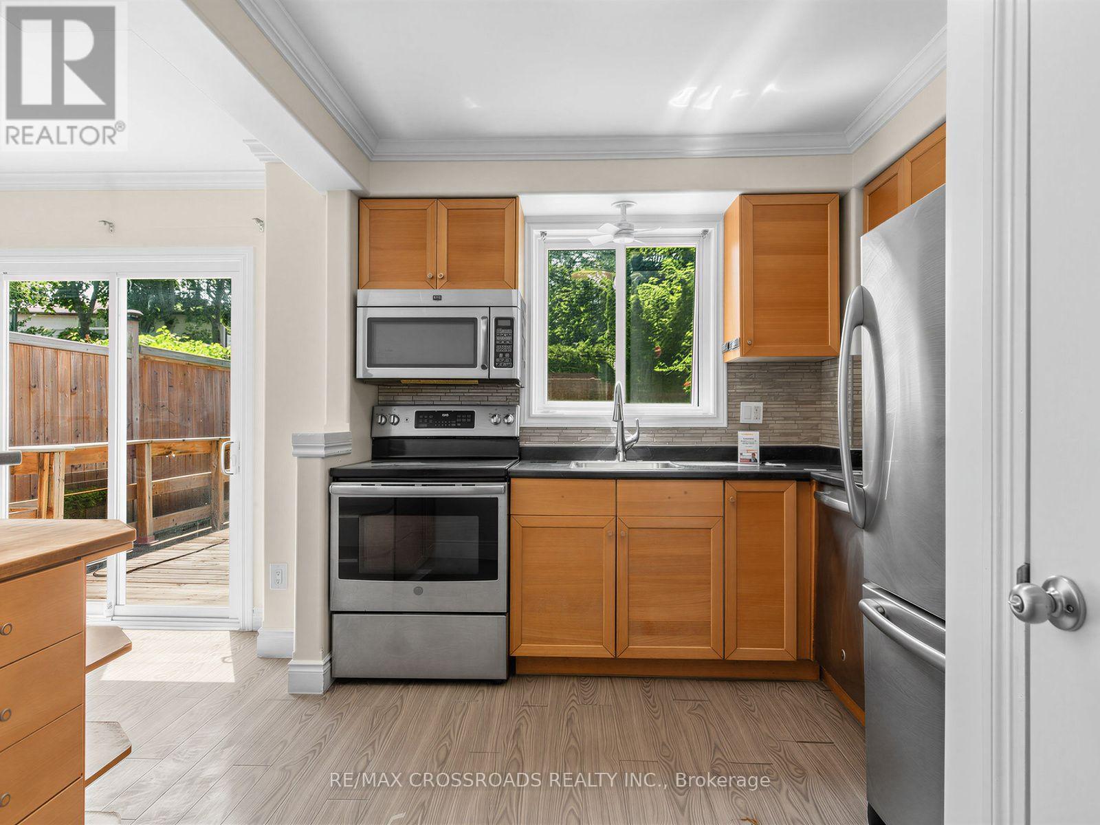 59 CHAUCER CRESCENT - 13