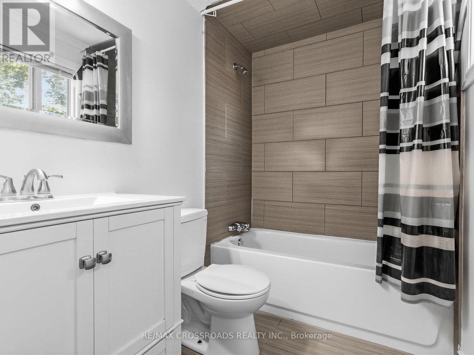 59 CHAUCER CRESCENT - 22