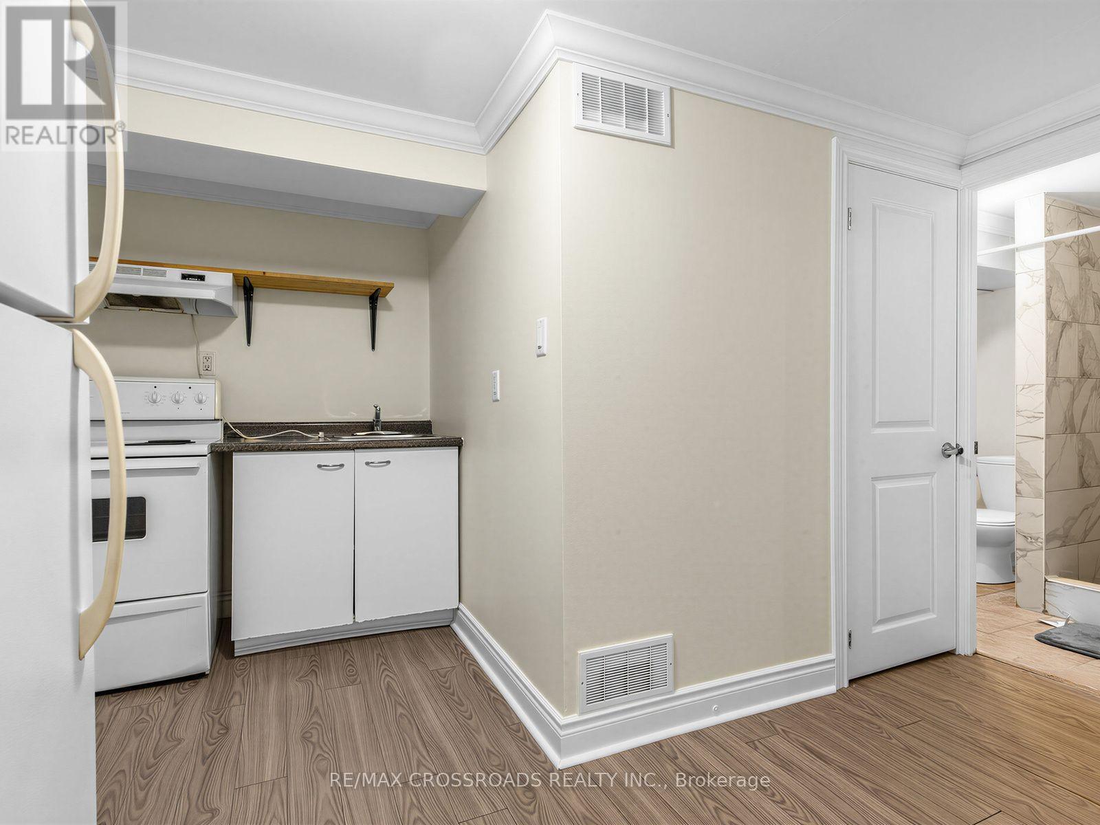 59 CHAUCER CRESCENT - 29