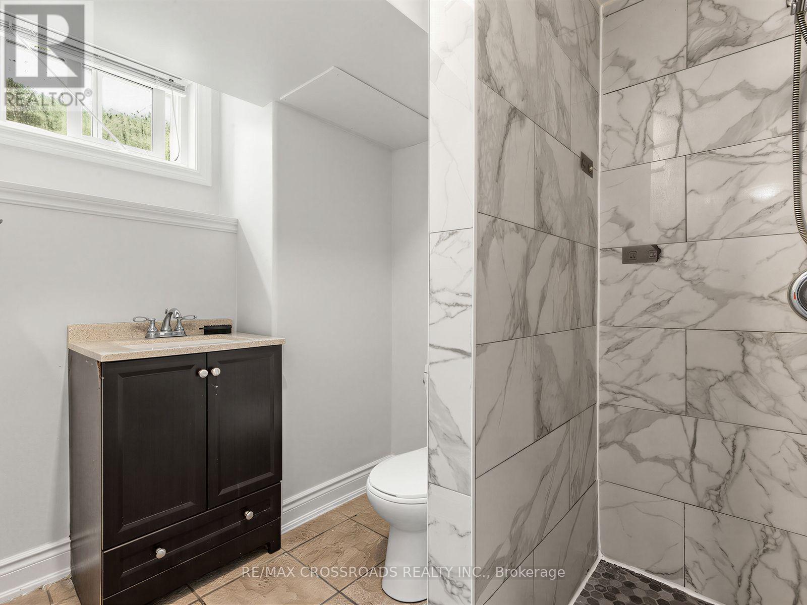 59 CHAUCER CRESCENT - 30