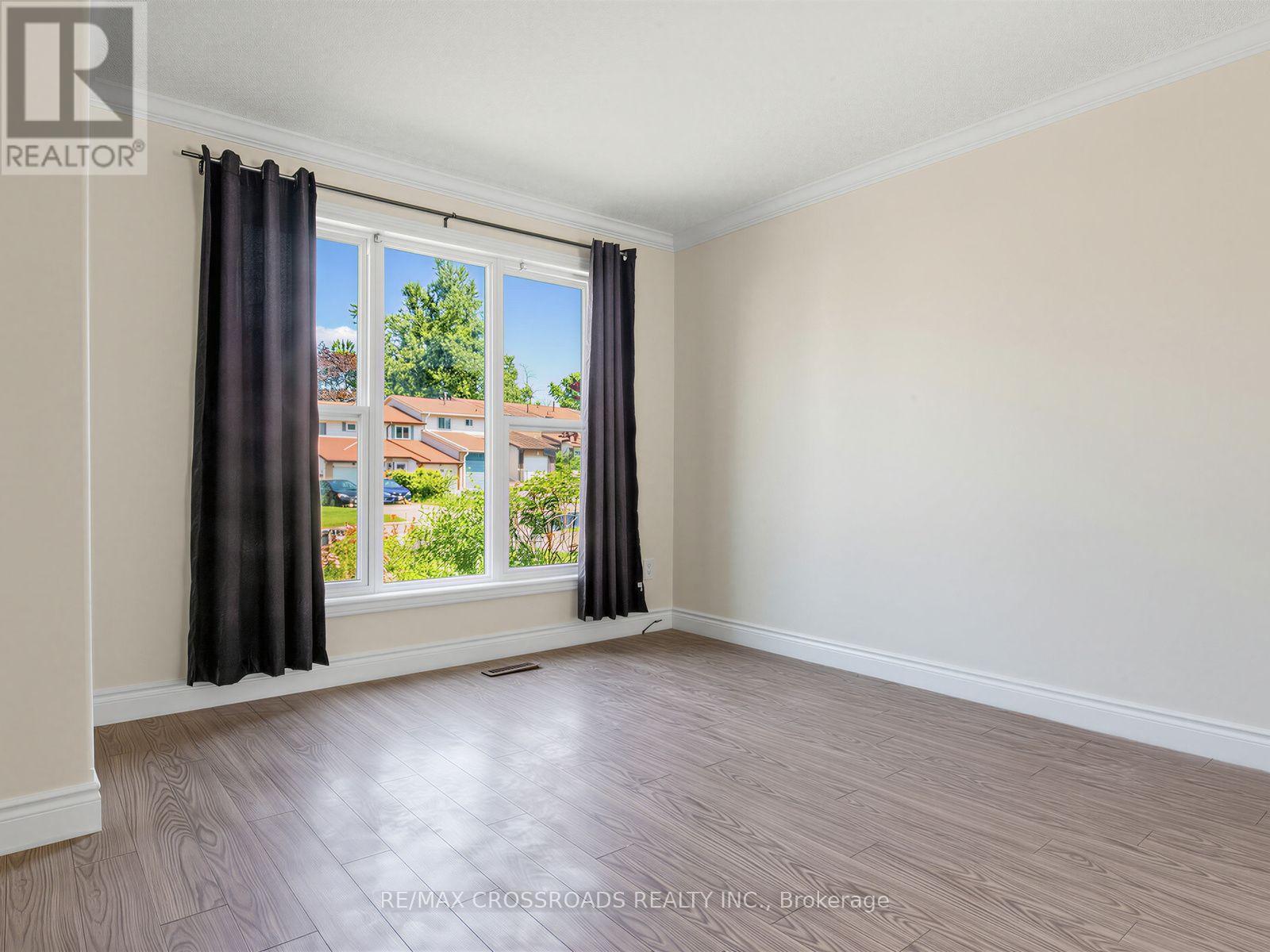 59 CHAUCER CRESCENT - 5