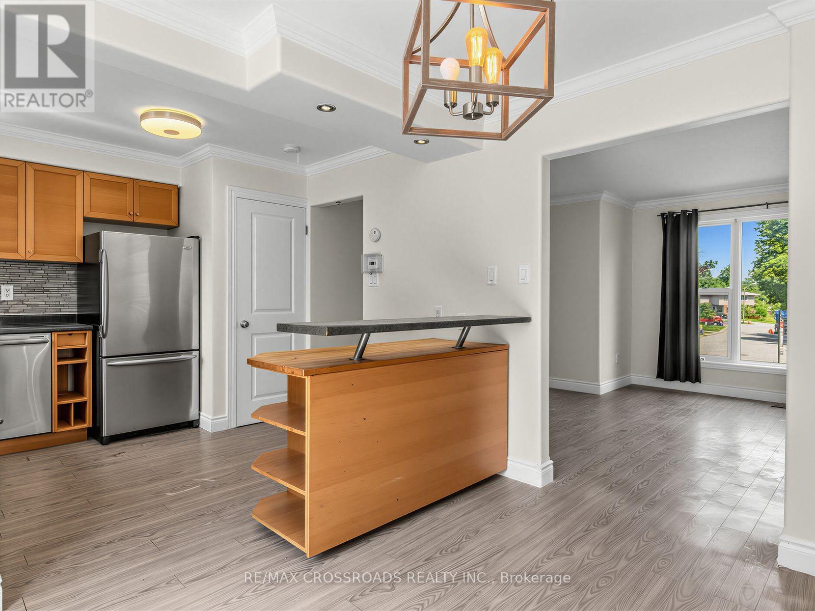 59 CHAUCER CRESCENT - 8