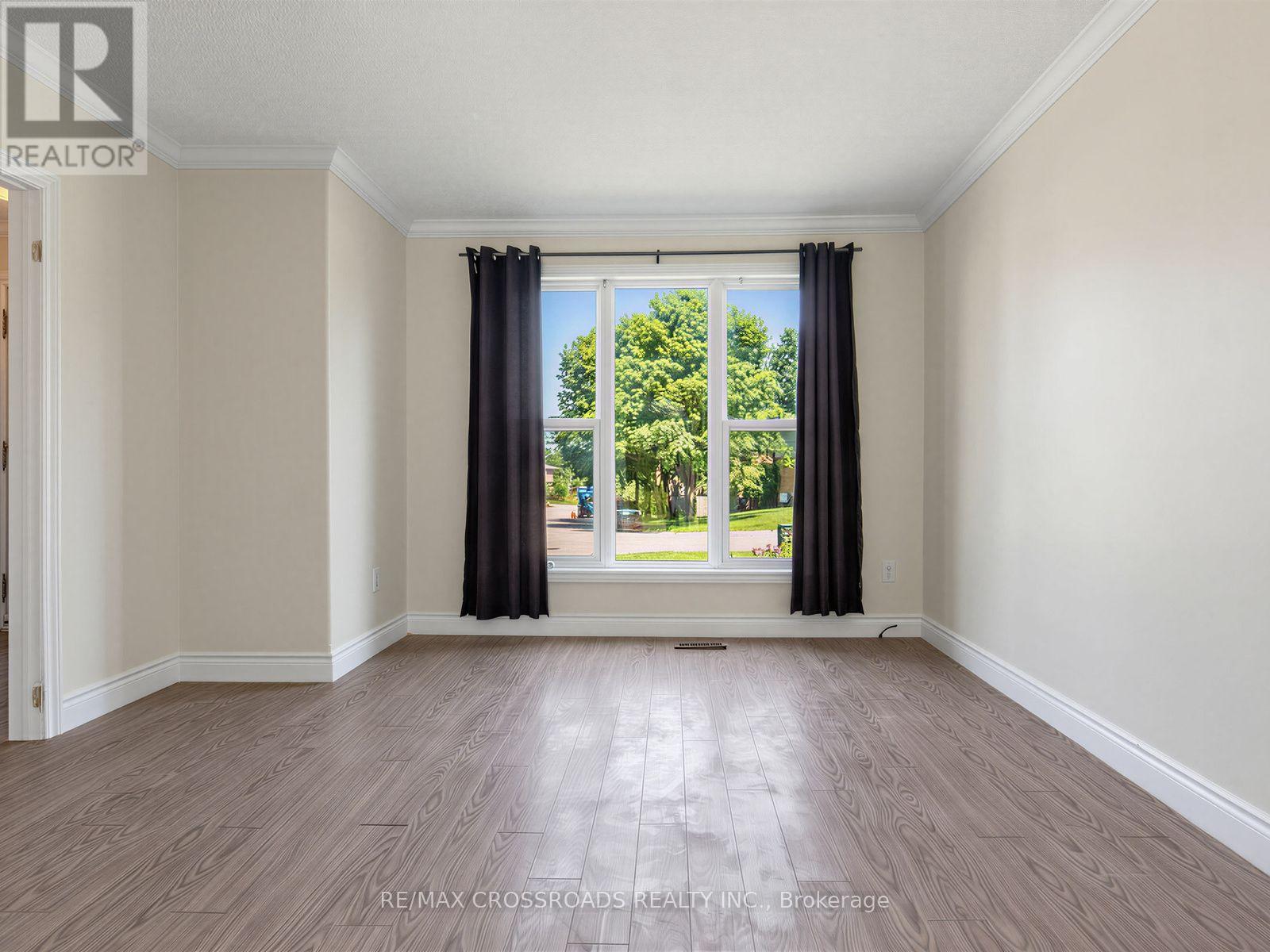 59 CHAUCER CRESCENT - 7