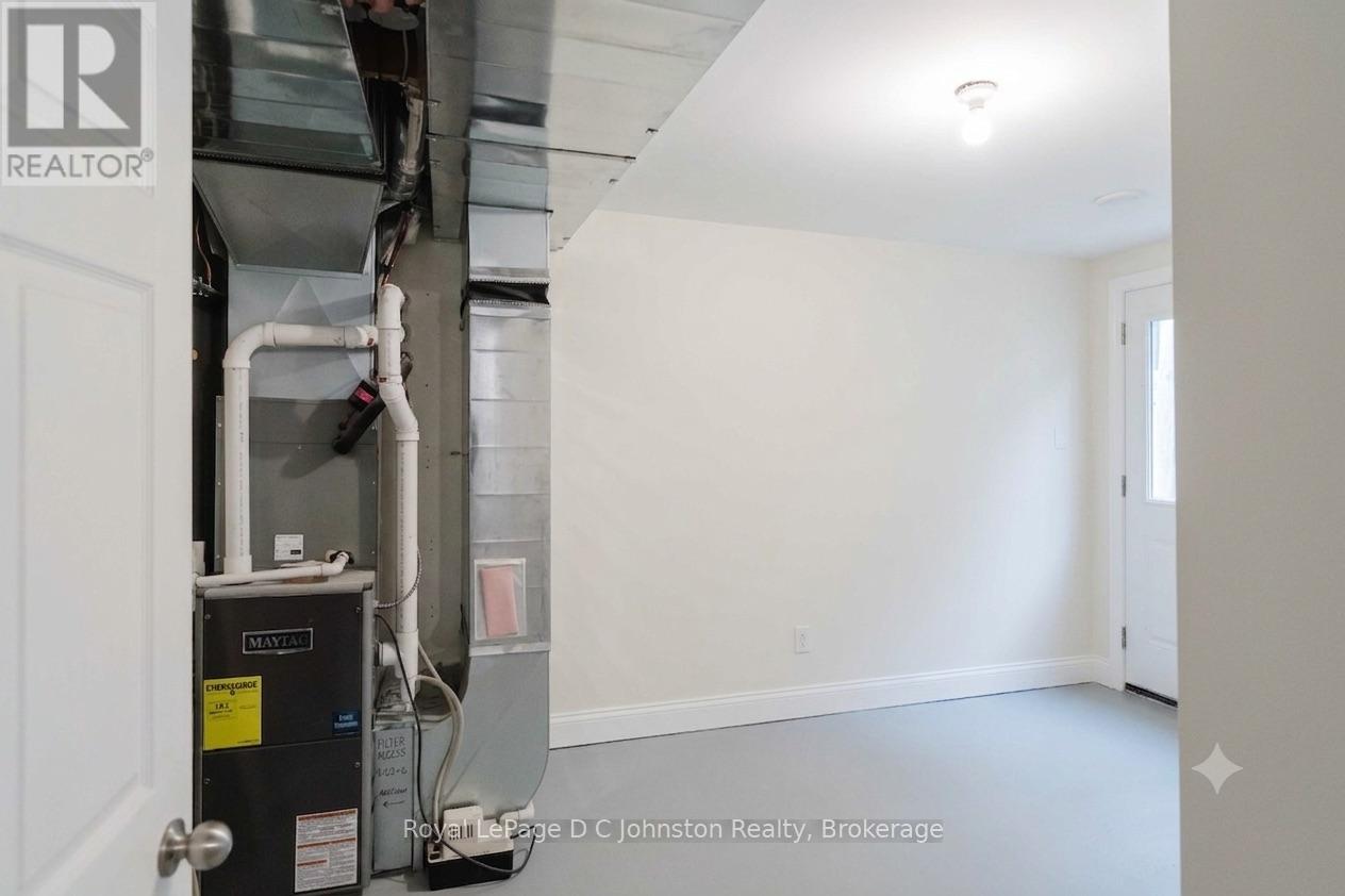 217 ALBERT STREET - 33