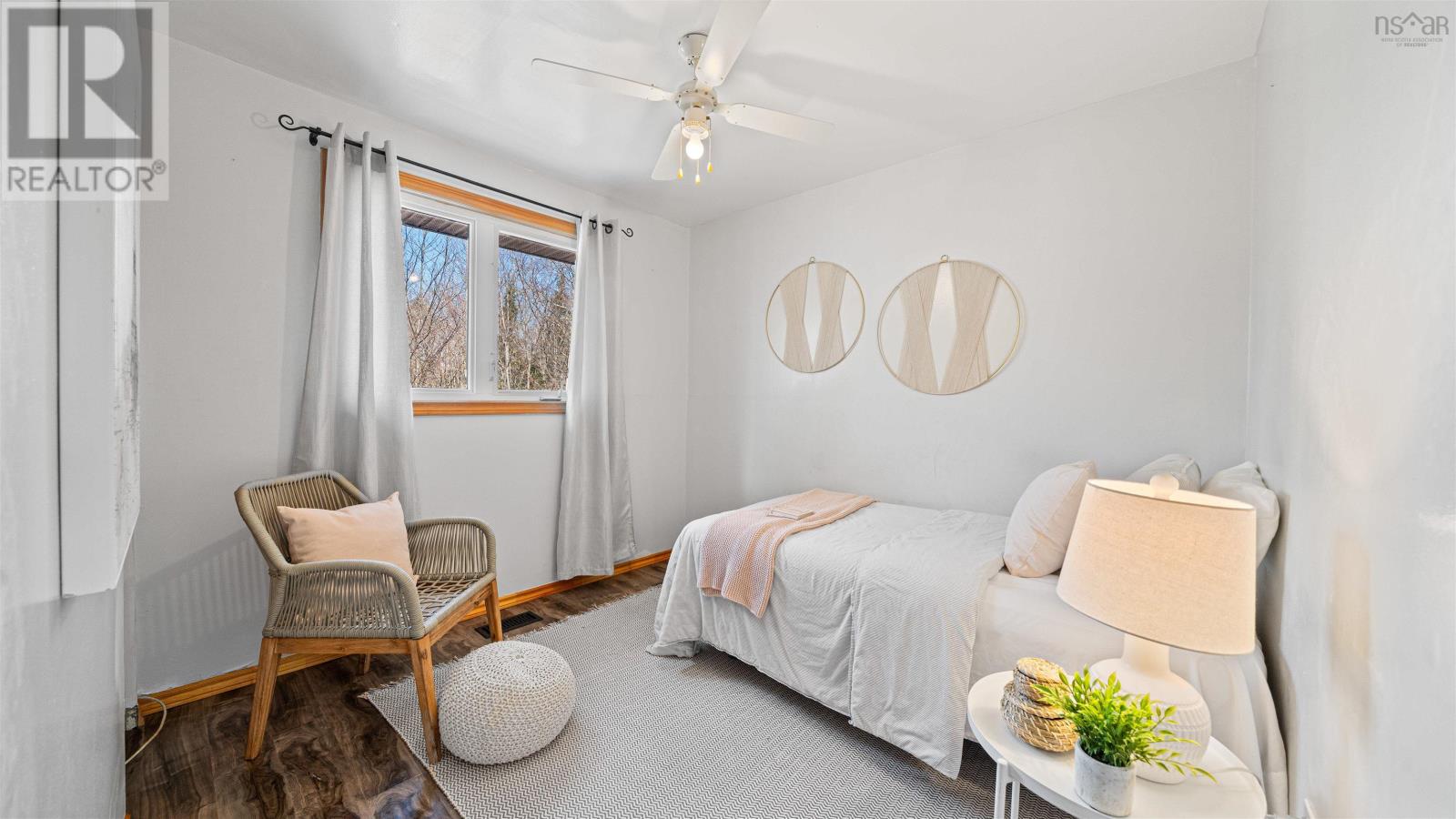 24 McIntosh Street - 19