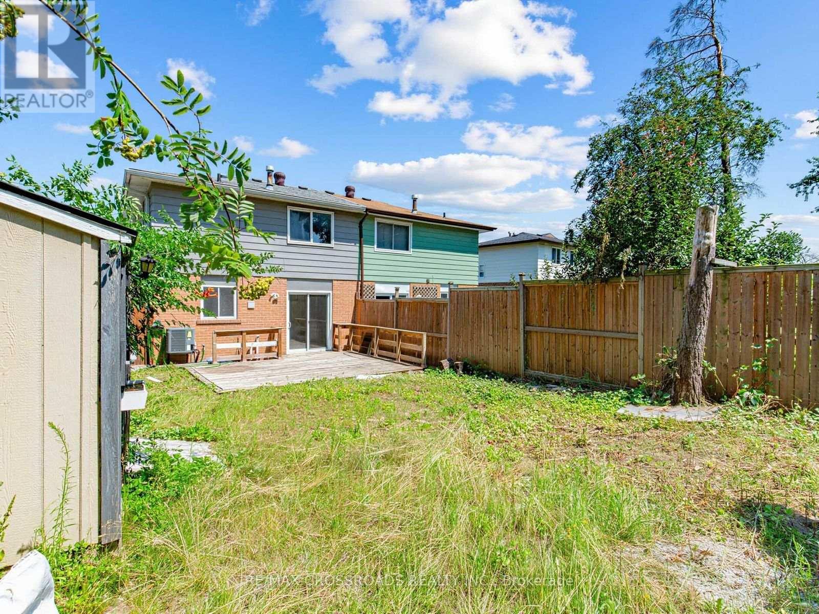59 CHAUCER CRESCENT - 32