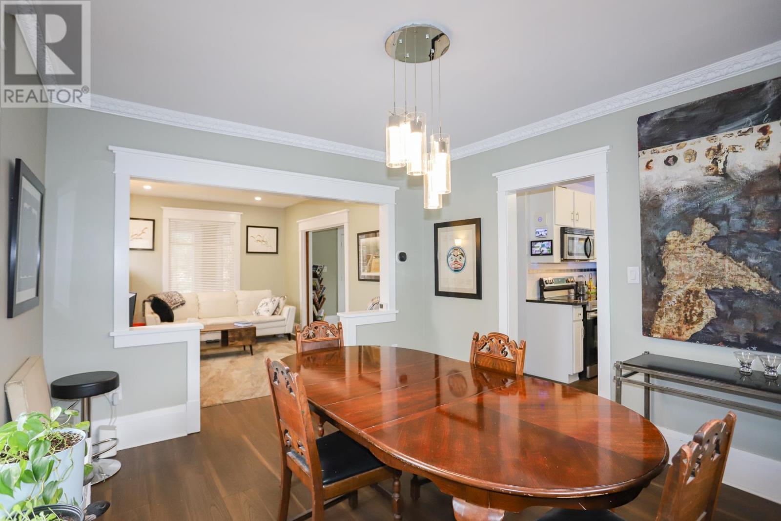 951 Wellington ST - 13