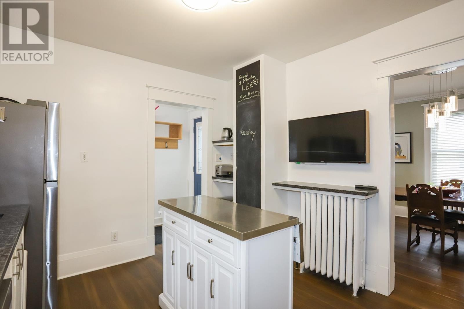 951 Wellington ST - 20