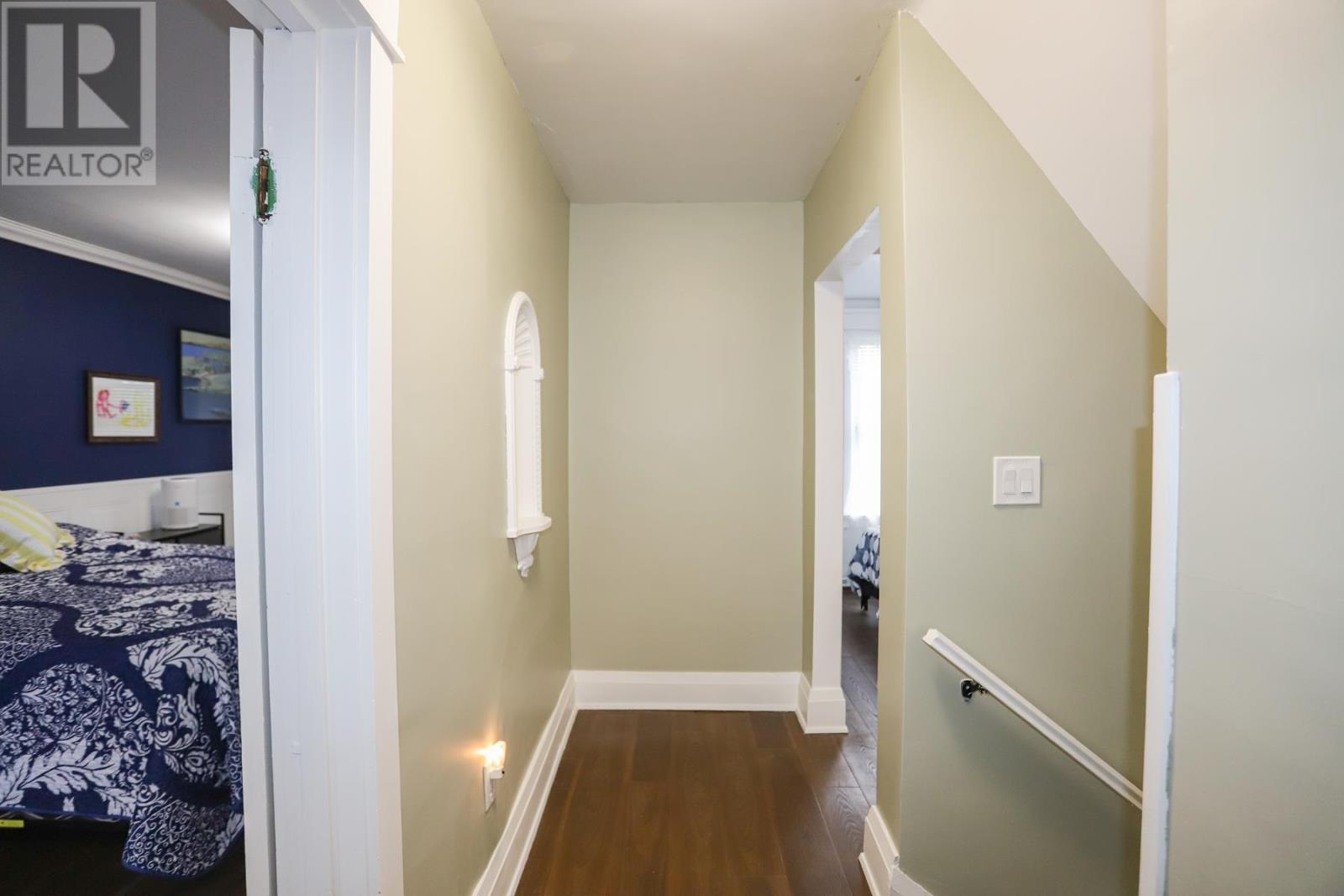 951 Wellington ST - 30