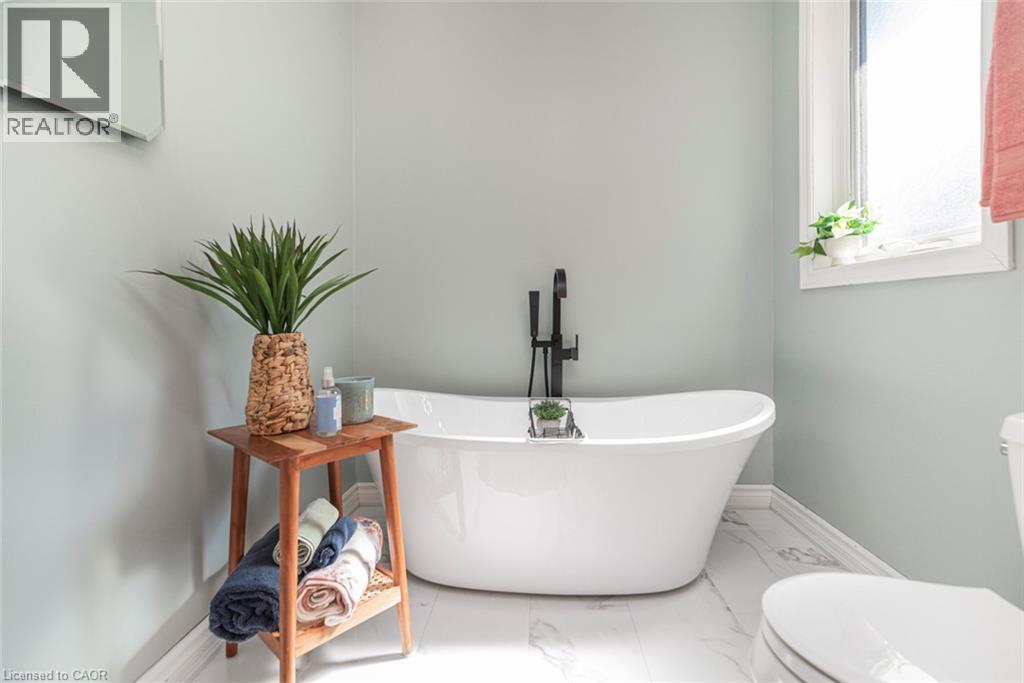 26 MAPLEWOOD Court - 32