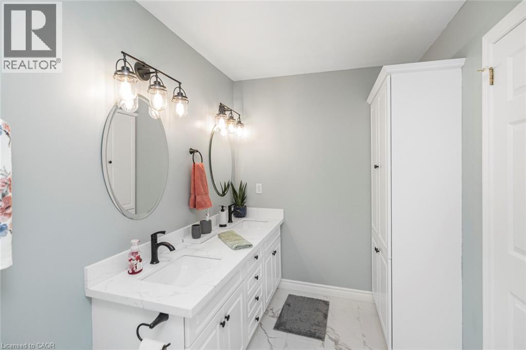 26 MAPLEWOOD Court - 34