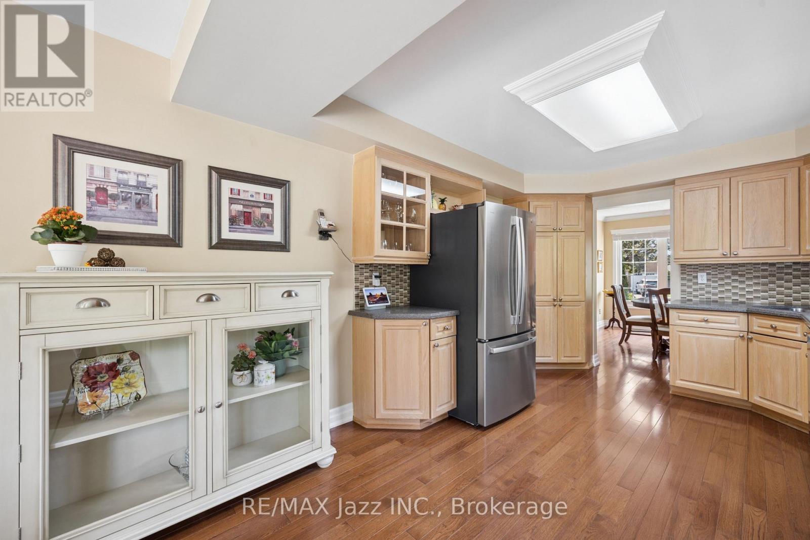 48 BUTTERFIELD CRESCENT - 11