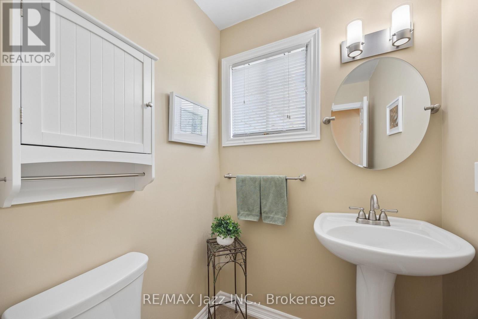 48 BUTTERFIELD CRESCENT - 16