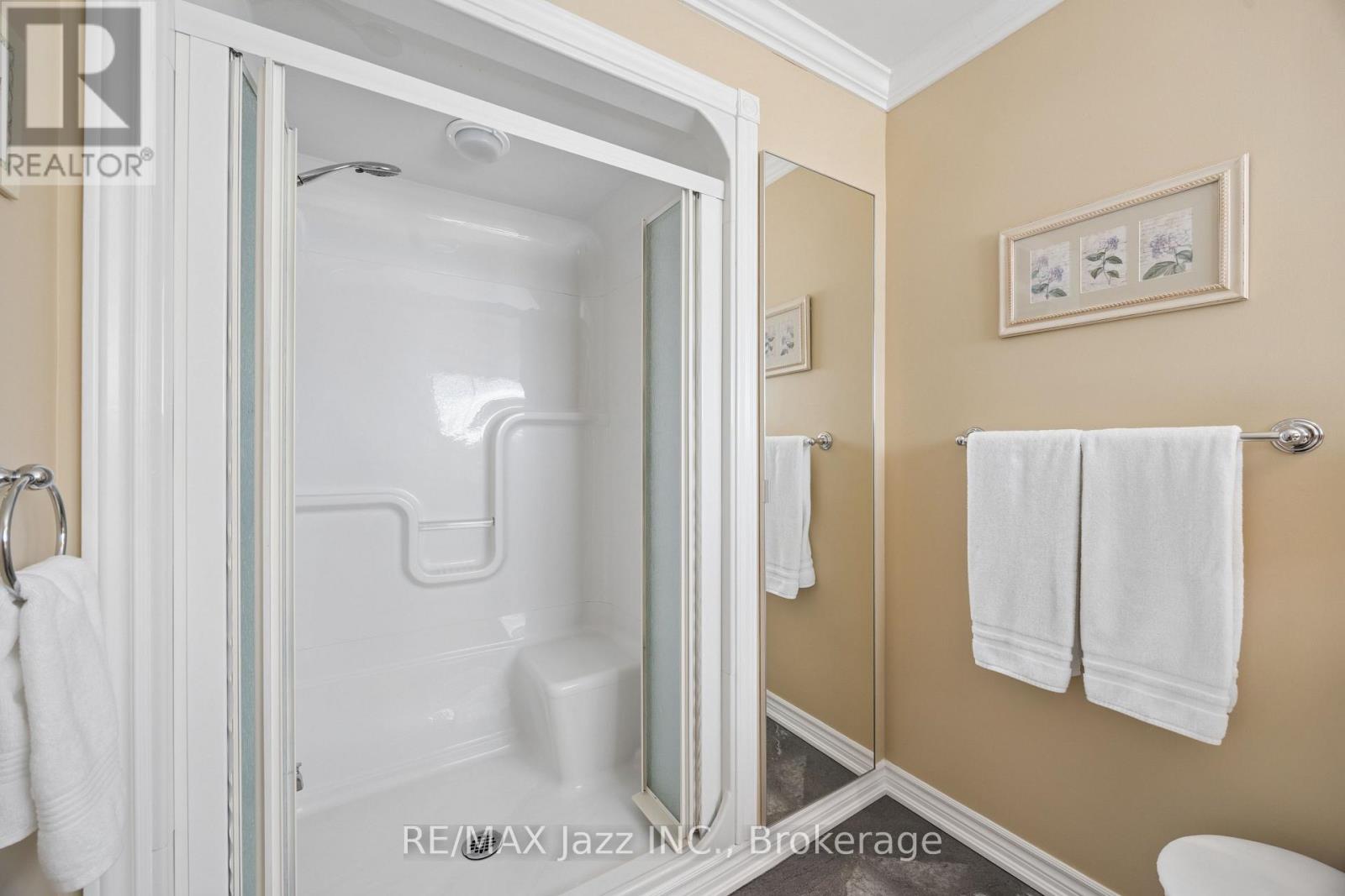 48 BUTTERFIELD CRESCENT - 22