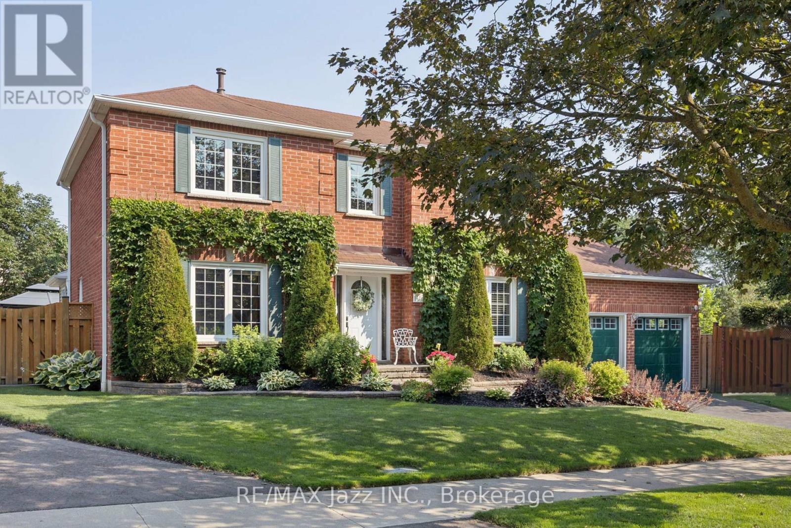 48 BUTTERFIELD CRESCENT - 3