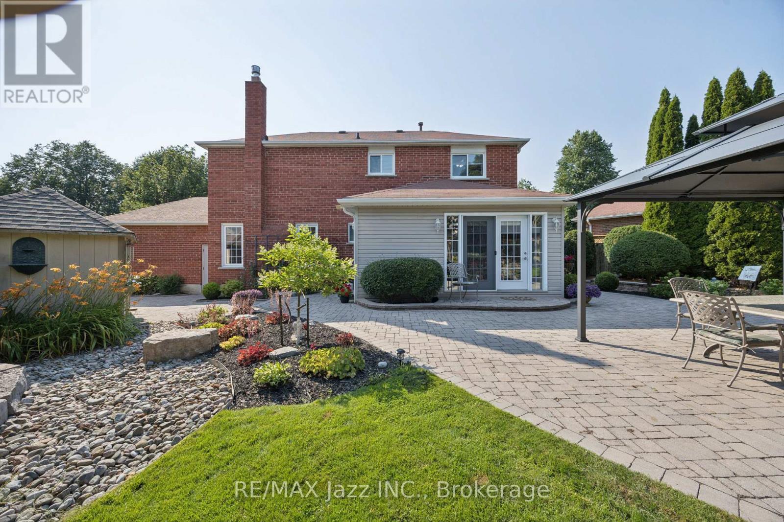 48 BUTTERFIELD CRESCENT - 33