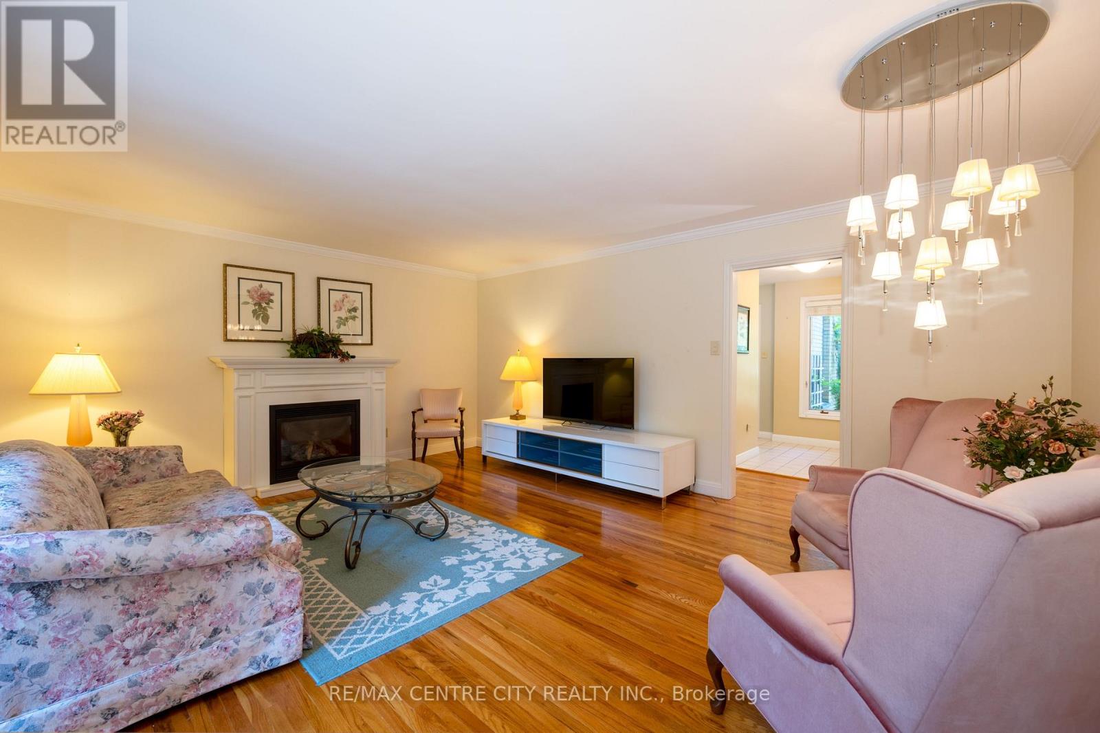 255 MILL POND CRESCENT - 24