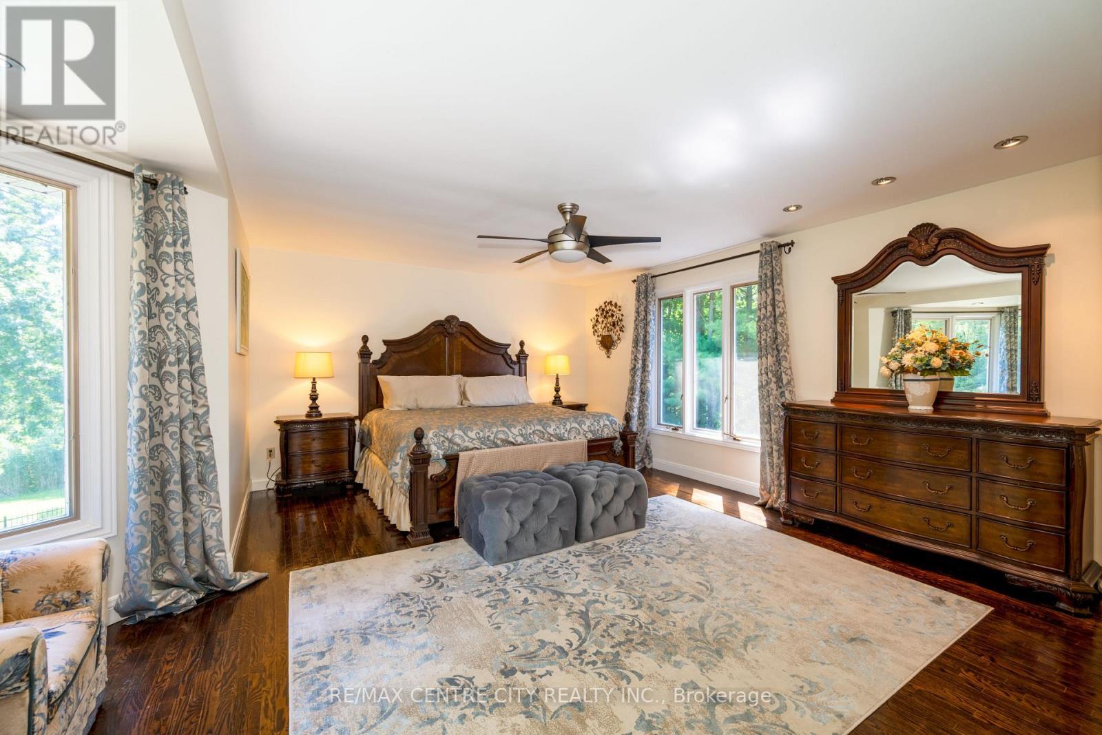 255 MILL POND CRESCENT - 28