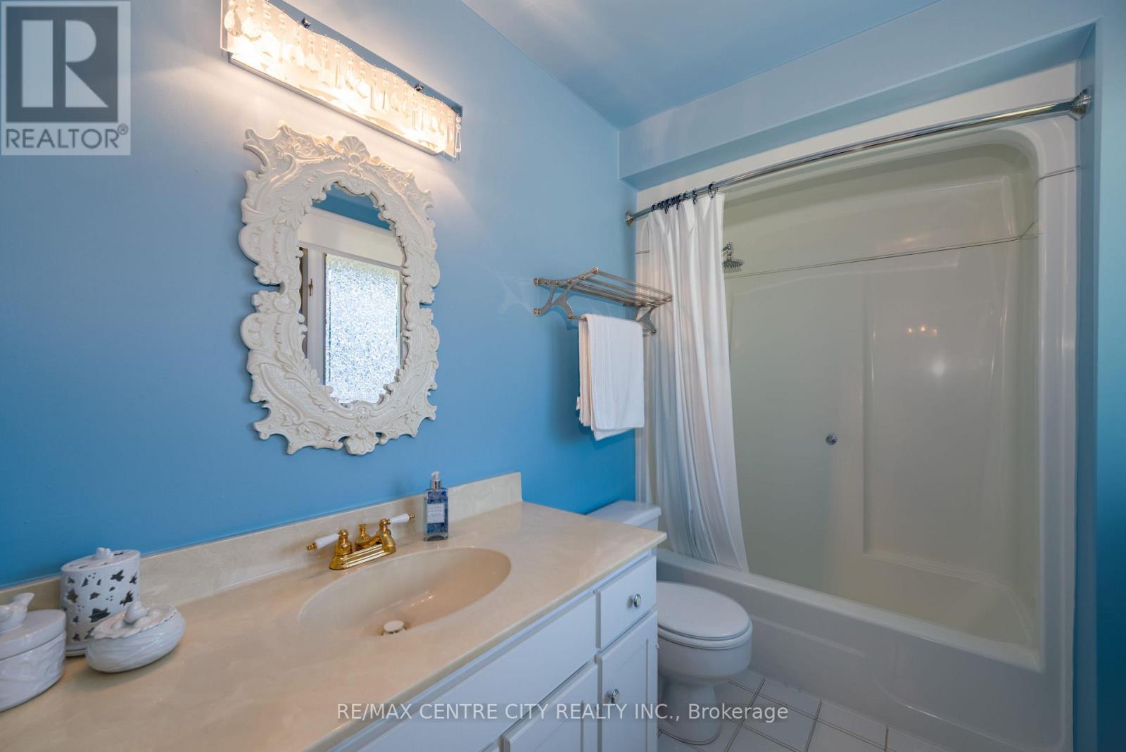 255 MILL POND CRESCENT - 34