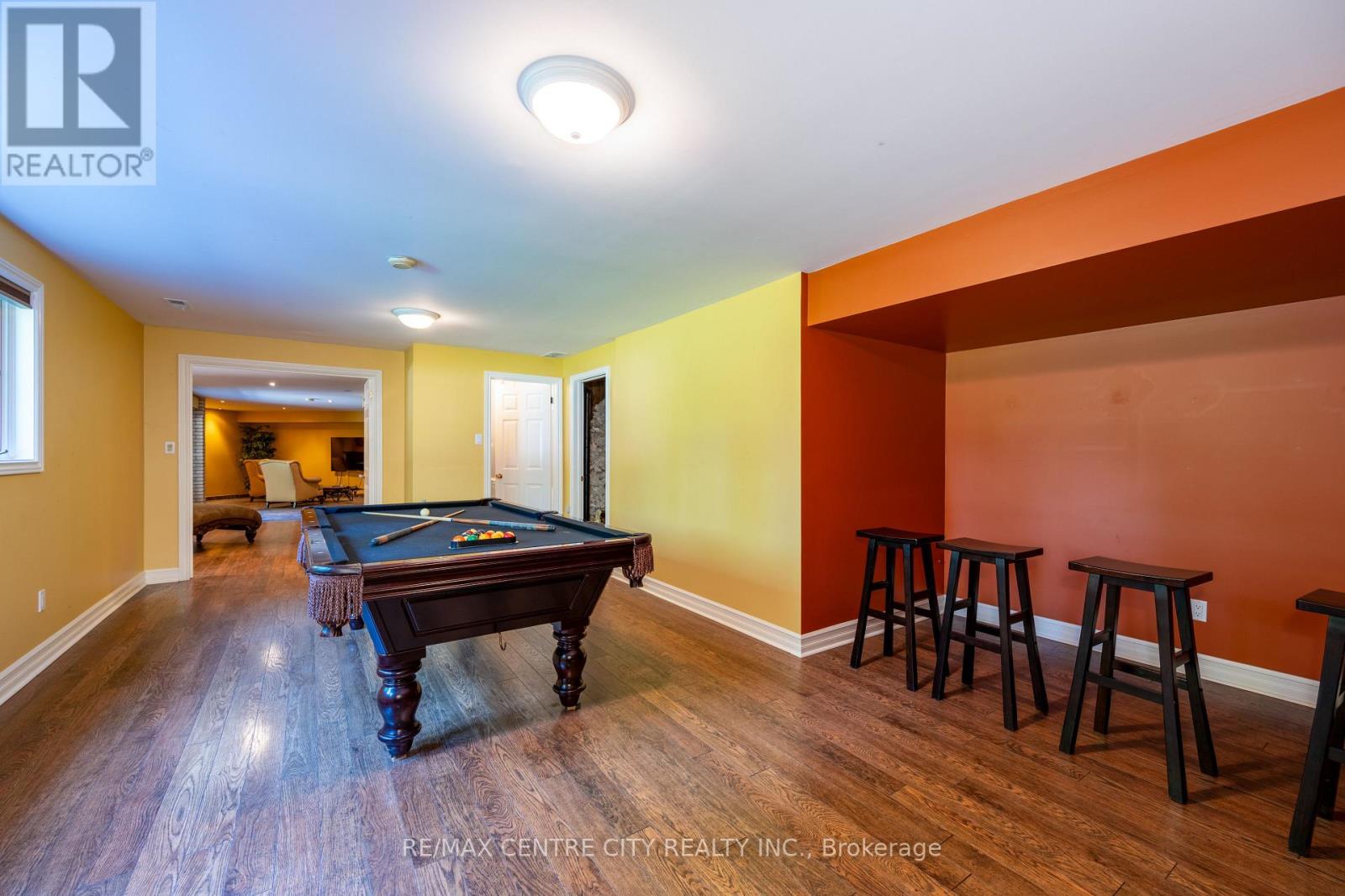 255 MILL POND CRESCENT - 37