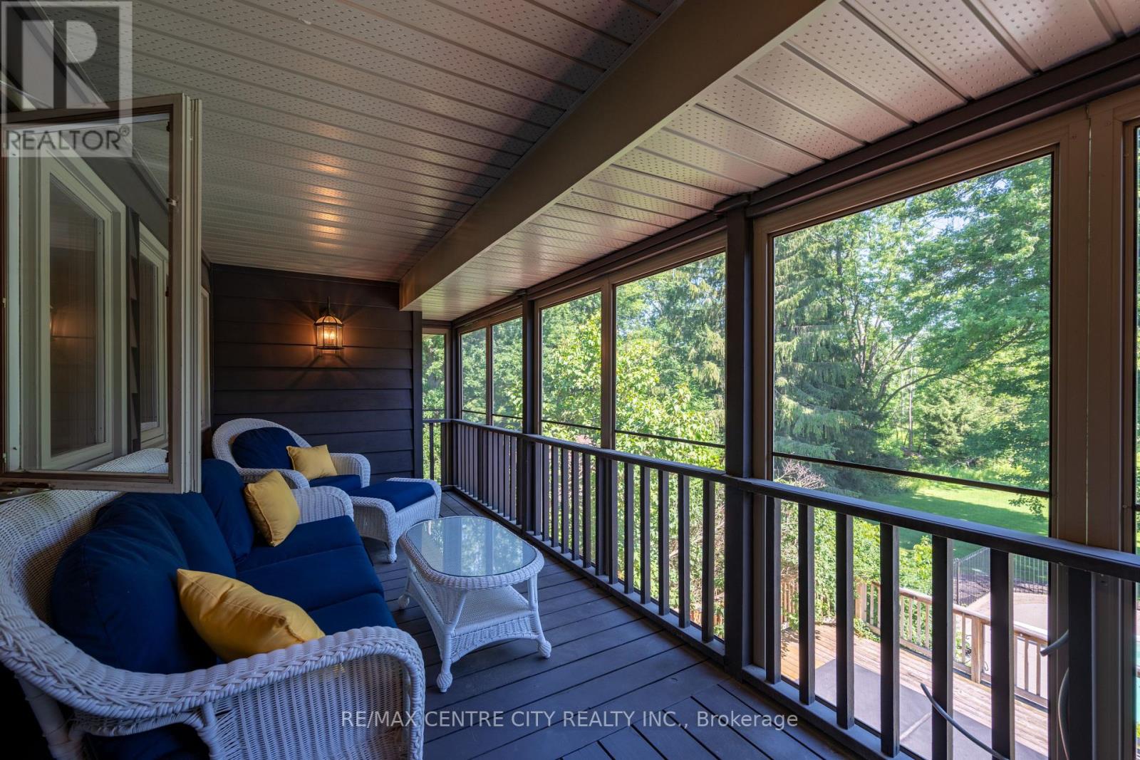 255 MILL POND CRESCENT - 39