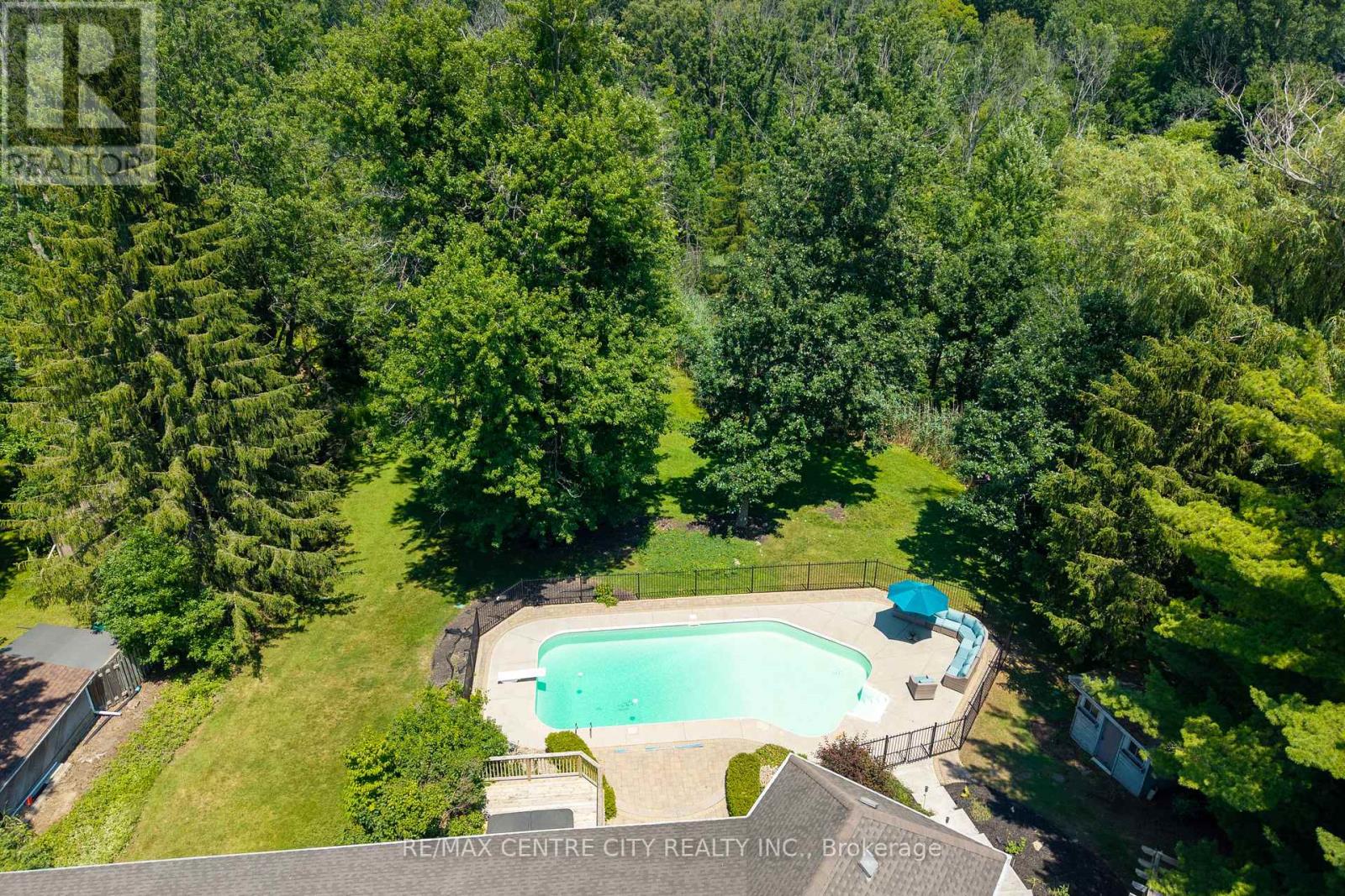 255 MILL POND CRESCENT - 40