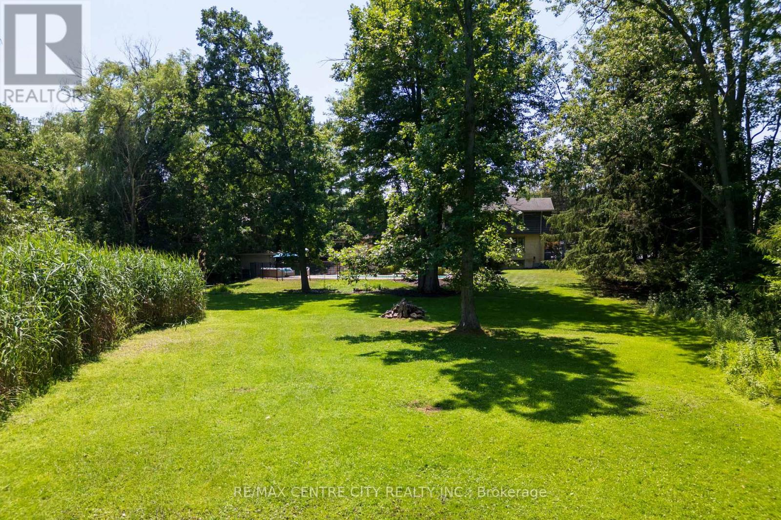 255 MILL POND CRESCENT - 46