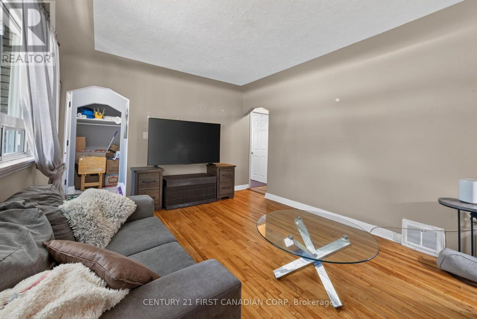 75 GLASS AVENUE - Image 6