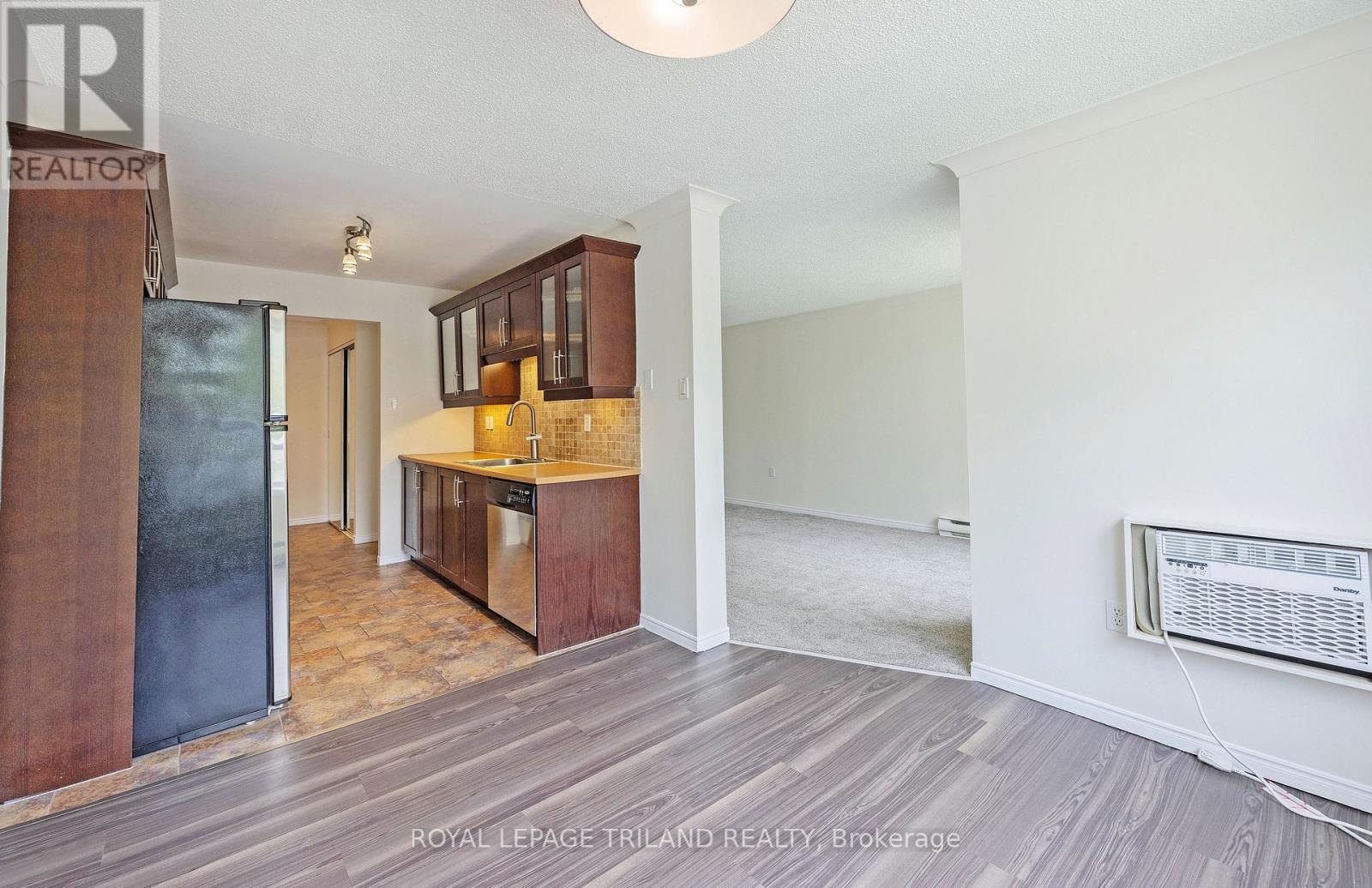 #105 333 COMMISSIONERS ROAD W - 11