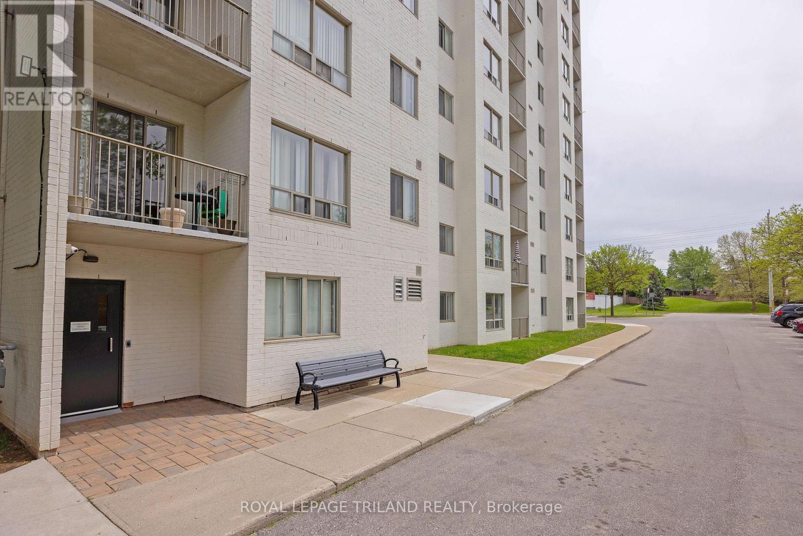 #105 333 COMMISSIONERS ROAD W - 29